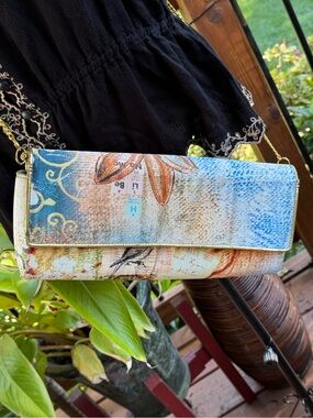 Artistic Multi-Color Crossbody Bag with Chain Strap